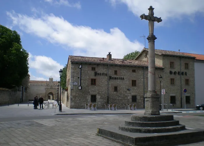 Hotel Puerta Romeros Burgo